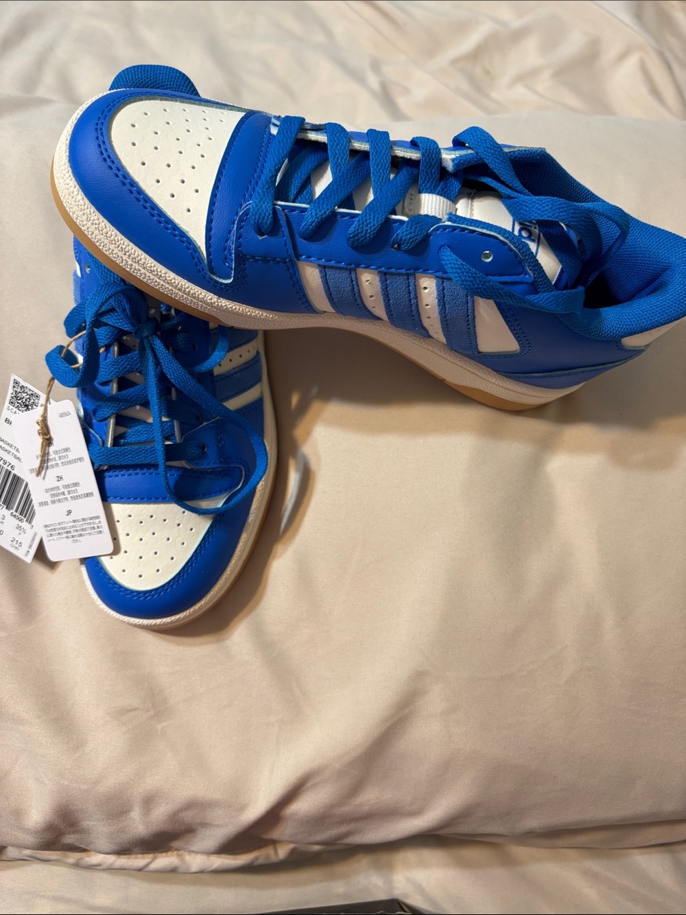 BACK TO SCHOOL Adidas Royal Blue and White Athletic Shoes 
Big Kid 3.5